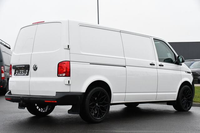 Volkswagen TRANSPORTER 2.0 TDI L2H1 30 Black & White Edition Cruise, Carplay, 2 x Schuifdeur, Sensoren, Automaat, 150PK, LED, UNIEK!