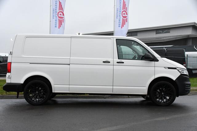 Volkswagen TRANSPORTER 2.0 TDI L2H1 30 Black & White Edition Cruise, Carplay, 2 x Schuifdeur, Sensoren, Automaat, 150PK, LED, UNIEK!
