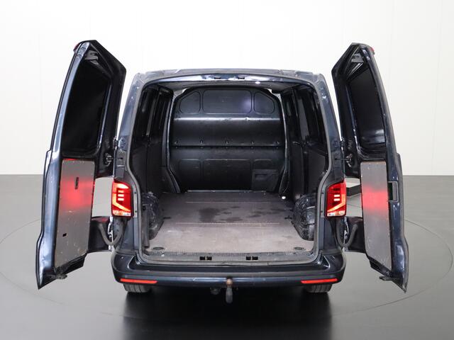 Volkswagen TRANSPORTER 2.0TDI 150PK Lang Led Achterdeuren | Airco | Cruise | Multimedia | Trekhaak
