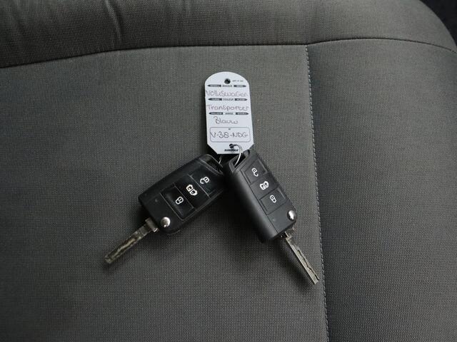 Volkswagen TRANSPORTER 2.0TDI 150PK Lang Led Achterdeuren | Airco | Cruise | Multimedia | Trekhaak