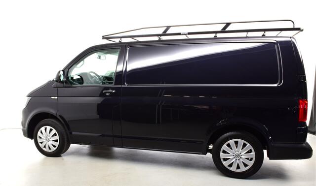 Volkswagen TRANSPORTER 2.0 TDI L1H1 Comfortline 145dKM Airco, Imperiaal nieuw , Navigatie , 3 zits, Carplay, vloerbakken en beplating laadruimte