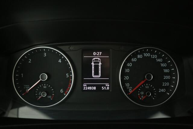 Volkswagen TRANSPORTER 2.0 TDI L1H1 150PK Airco Cruise Parkeersensoren 18"LMV Trekhaak