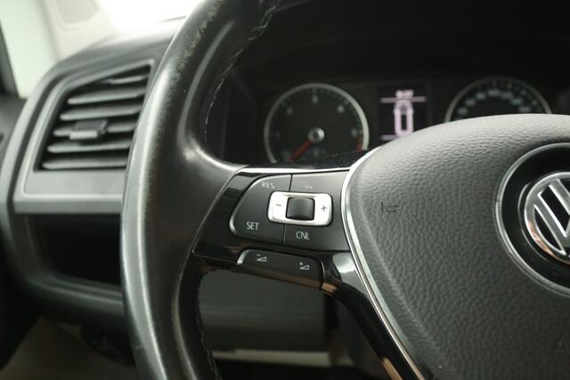 Volkswagen TRANSPORTER 2.0 TDI L1H1 150PK Airco Cruise Parkeersensoren 18"LMV Trekhaak