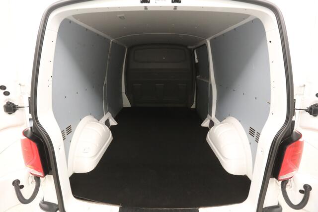 Volkswagen TRANSPORTER 2.0 TDI L1H1 150PK DSG Automaat Airco Carplay Cruise Navi PDC 16''LMV Trekhaak