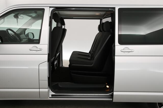 Volkswagen TRANSPORTER 2.0 TDI 150PK L2H1 | Dubbele Cabine | 5 Persoons | DSG Automaat ACC Airco 2xSchuifdeur Carplay LED Trekhaak Navi PDC 17"LMV