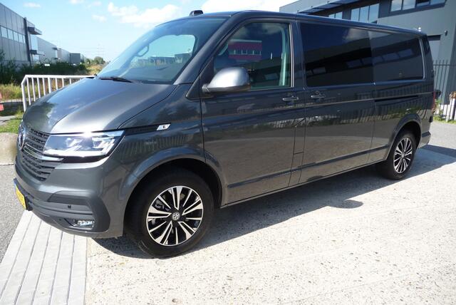 Volkswagen TRANSPORTER 2.0 TDI L2H1 30 Highline DC 5 zits Aut 204 pk 2 zijschuifdeur, trekhaak, BPM vrij