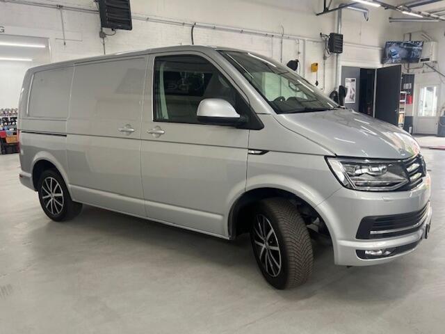 Volkswagen TRANSPORTER 2.0 TDI L1H1 HIGHL. LEER, LED, Stoelverwarming, Camera, Navi