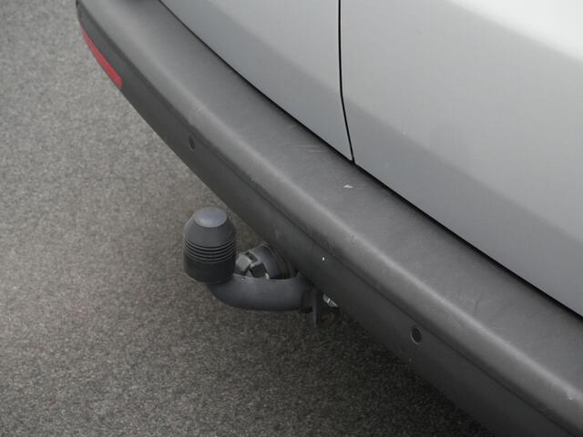 Volkswagen TRANSPORTER 2.0 TDI 110 pk L1H1 28 | Cruise Control | Trekhaak | Parkeersensor achter | Apple Carplay/Android Auto