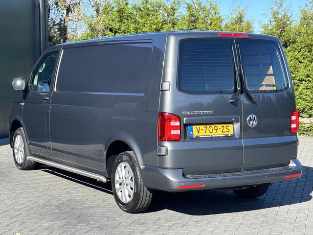 Volkswagen TRANSPORTER 2.0 TDI 150 PK HIGHLINE AUTOMAAT DSG / L2H1 / 1e EIGENAAR / UNIEK 37.581 KM !! / BPM VRIJ / AIRCO / CRUISE / NAVI / BLUETOOTH / PDC