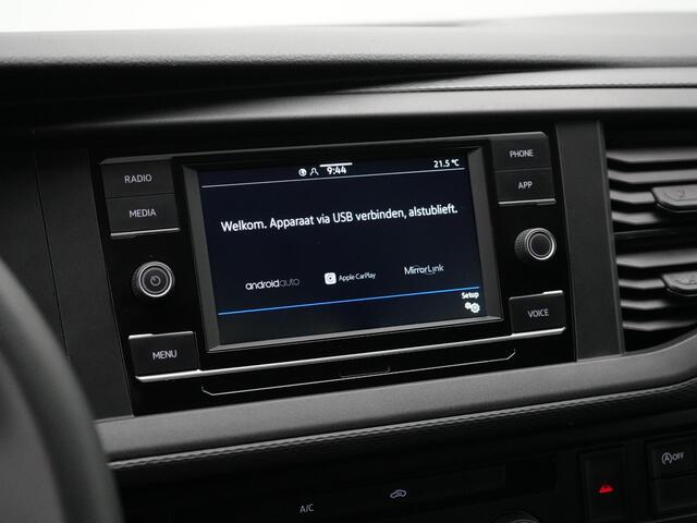 Volkswagen TRANSPORTER 2.0 TDI 110 pk L2H1 28 Economy Business | Parkeerhulp achter | Cruise control | Bijrijdersbank | Tussenschot volledig | Betonplex laadvloer