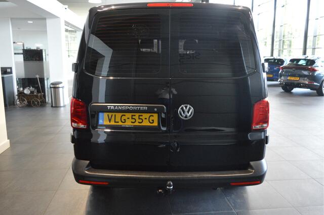 Volkswagen TRANSPORTER 2.0 TDI L2H1 28 airco cruise trekhaak carplay 150 pk !!