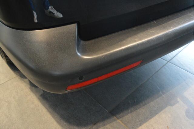 Volkswagen TRANSPORTER 2.0 TDI L2H1 28 airco cruise trekhaak carplay 150 pk !!