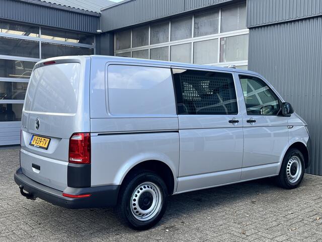 Volkswagen TRANSPORTER 2.0 TSI L1H1 Benzine/Cng Dubbele Schuifdeur Airco Cruise controle Bpm vrij Trekhaak Klep achter Stand kachel Euro 6 Benzine Ideaal voor ombouw naar Camper !!