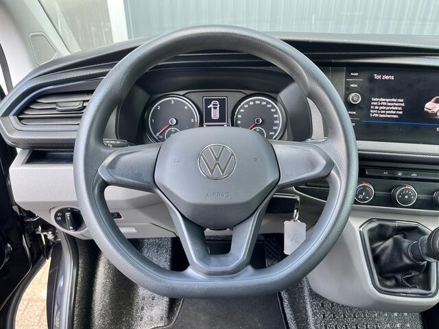 Volkswagen TRANSPORTER 2.0 TDI L2H1 DC 150PK Airco Cruise controle Telefoonverbinding Trekhaak 2500kg trekgewicht Apple carplay Navigatiesysteem schuifdeur Euro 6 DC 1e eigenaar Dealer onderhouden