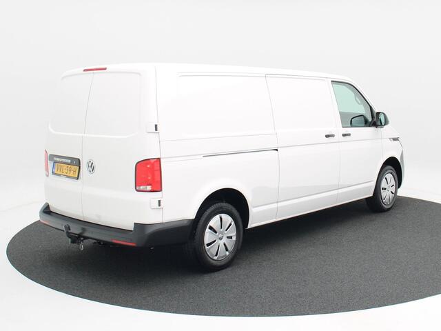 Volkswagen TRANSPORTER 2.0 TDi L2H3 28 Comfortline 110 Pk | Trekhaak | Cruise Control | Airco | Carplay | Navigatiesysteem | LED | Parkeersensoren | 57.724 Km!