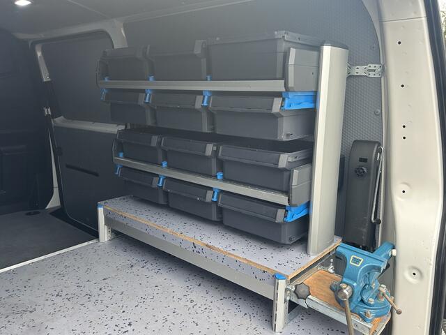 Volkswagen TRANSPORTER 2.0 TDI COMFORTLINE / L2H1 / 53.418 KM !! / SORTIMO INRICHTING / 1e EIG. / CAMERA / AIRCO / CRUISE / APPLE CARPLAY / PDC