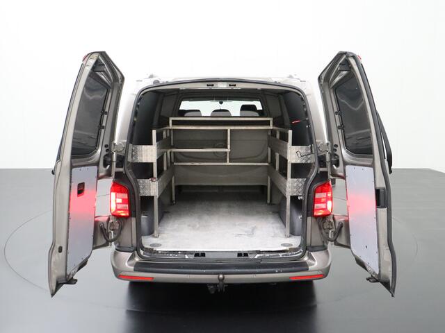 Volkswagen TRANSPORTER 2.0TDI 150PK DSG Automaat Lang Highline | Achterdeuren | Navigatie | Camera | Airco | Cruise | Trekhaak