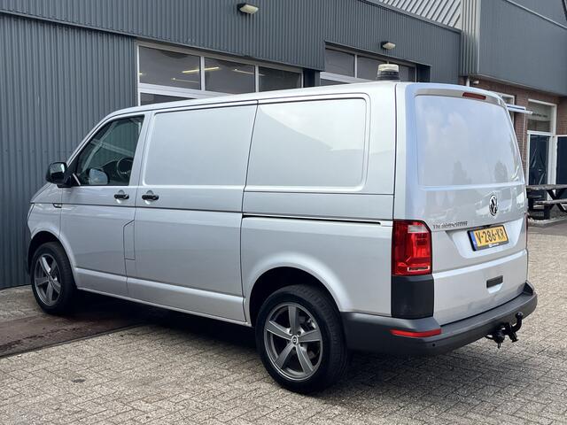 Volkswagen TRANSPORTER 2.0 TSI L1H1 Benzine/Cng Dubbele Schuifdeur Airco Cruise controle Bpm vrij Trekhaak Klep achter Stand kachel Euro 6 Benzine Ideaal voor ombouw naar Camper !!