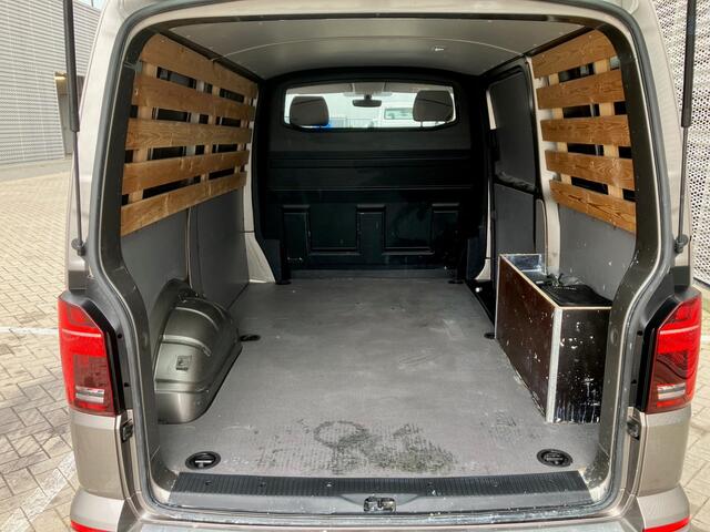 Volkswagen TRANSPORTER 2.0 TDI DSG L1H1 28 4Motion Bulli