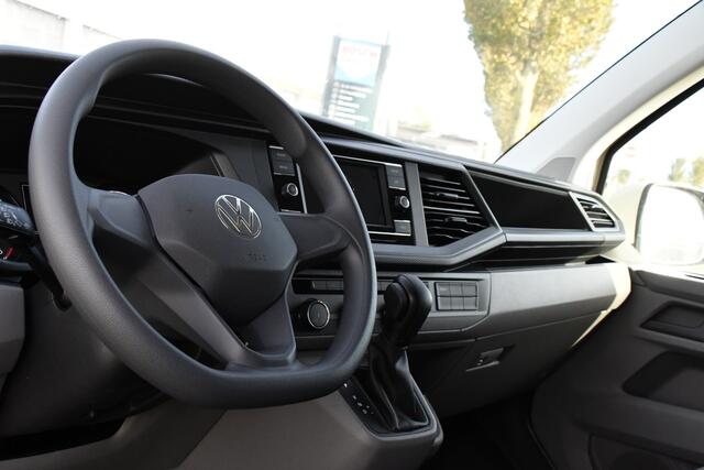 Volkswagen TRANSPORTER 2.0 TDI L2H1 PB Edition Camera, Cruise, Carplay, Leder, 150pk, Automaat, Multimedia, laadruimte pakket, Uniek!