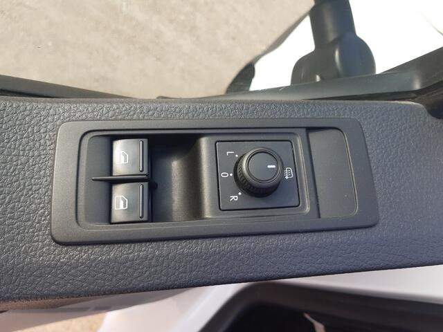 Volkswagen TRANSPORTER 2.0 TDI 150 Pk L2 Dubbel Cabine 6-Persoon Airco Cruise control Trekhaak 2500 Kg