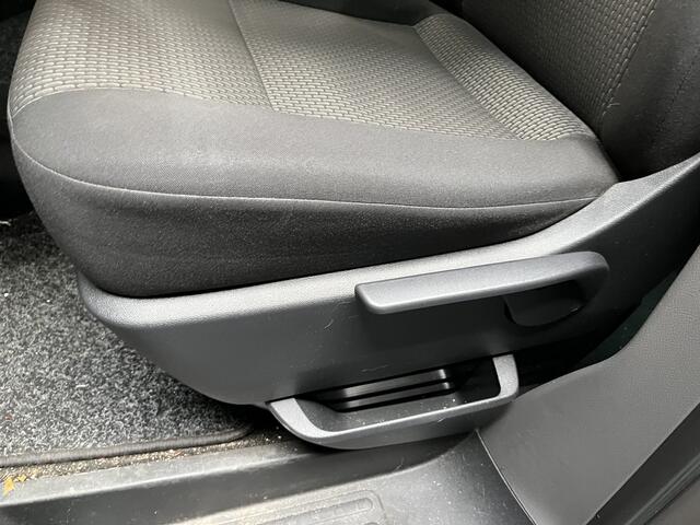 Volkswagen TRANSPORTER 2.0 TDI L2H1 30 DC Bulli / AUTOMAAT/ 204 PK/ DIGITAL DASH/ APP-CONNECT/ PARK. SENSOREN + CAMERA/ ADAPT. CRUISE/ LED/ 20" LMV/ LAADRUIMTE BEKLEDING