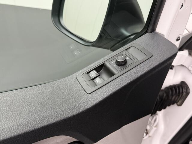 Volkswagen TRANSPORTER 2.0TDI 150PK Lang | Achterdeuren | Airco | Cruise | Navigatie | Trekhaak