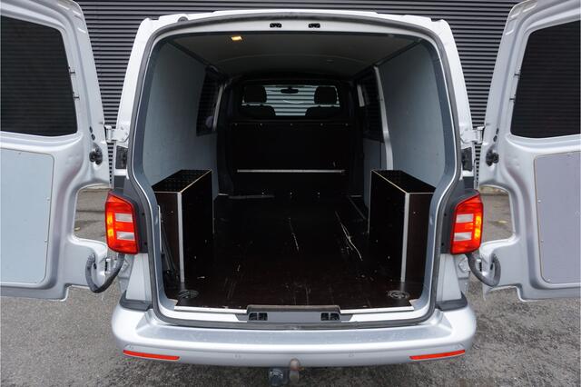 Volkswagen TRANSPORTER 28 | L2H1 | 150 PK DSG | ACC | Camera | Stoelverwarming | Trekhaak | Voorruitverwarming