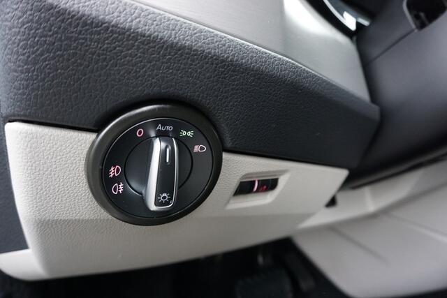 Volkswagen TRANSPORTER 28 | L2H1 | 150 PK DSG | ACC | Camera | Stoelverwarming | Trekhaak | Voorruitverwarming