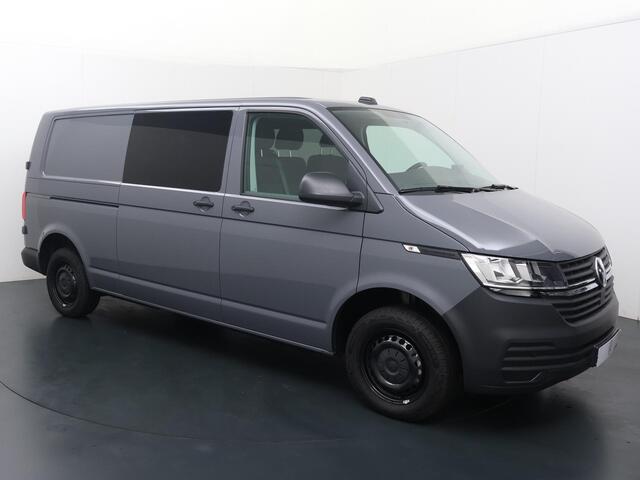 Volkswagen TRANSPORTER 2.0 TDI L2H1 Dubbele Cabine 150 pk | 6-persoons | Apple Carplay | Android Auto + Multifunctioneel stuur | Parkeersensoren Voor + Achter + Achteruitrijcamera | Trekhaak
