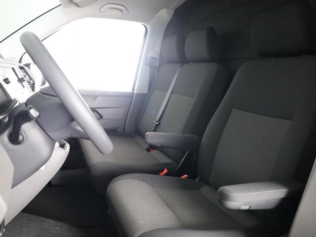 Volkswagen TRANSPORTER 2.0 TDI L2H3 28 110 pk | Verlengde garantie | Navigatie via App | Trekhaak | Parkeersensoren achter | Cruise control |