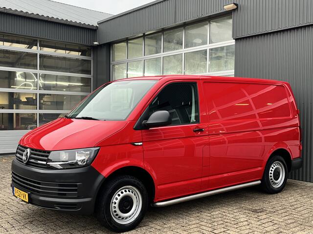 Volkswagen TRANSPORTER 2.0 TDI L1H1 Airco Cruise control Kastinrichting Betimmering in de laadruimte Telefoonvoorbereiding 1e eigenaar Dealer onderhouden Euro 6