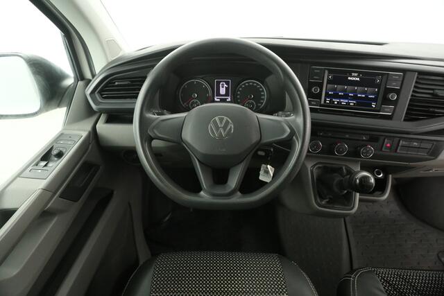 Volkswagen TRANSPORTER 2.0 TDI L2H1 150PK | Airco | Cruise | Carplay | 3-Zits | Trekh. | Parkeersens. | Stoelverw.