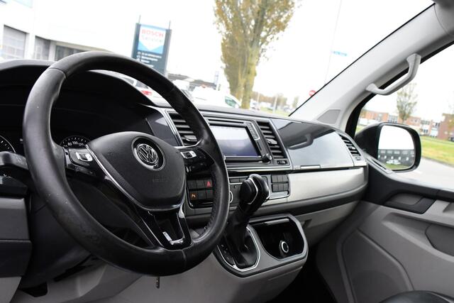 Volkswagen TRANSPORTER 2.0 TDI L2H1 Black Edition Highline Adaptieve Cruise, Camera, Carplay, Leder, Trekhaak, Sensoren, 150pk, Automaat, Uniek!