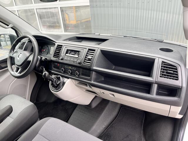 Volkswagen TRANSPORTER 2.0 TDI L2H1 150pk Pick-up Kipper open laadbak Airco Cruise controle Trekhaak 2500kg trekgewicht 1e eigenaar 3-Persoons Kieper Gereedschapskist P-up Doka Pritsche Ahk 2500kg Euro 6
