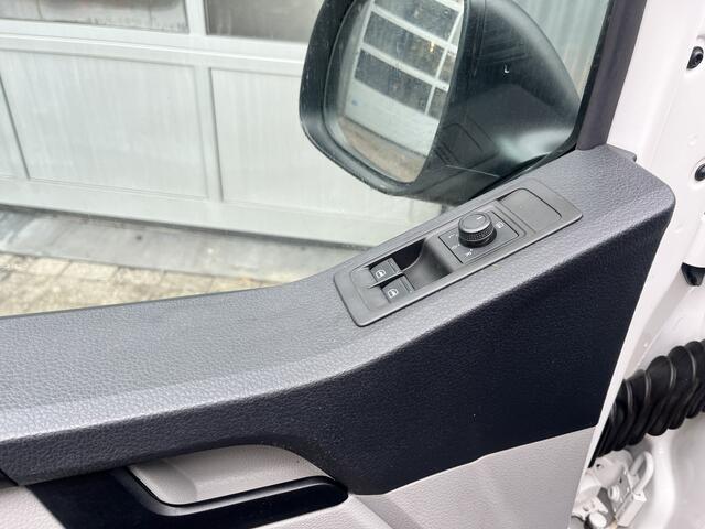 Volkswagen TRANSPORTER 2.0 TDI L2H1 150pk Pick-up Kipper open laadbak Airco Cruise controle Trekhaak 2500kg trekgewicht 1e eigenaar 3-Persoons Kieper Gereedschapskist P-up Doka Pritsche Ahk 2500kg Euro 6