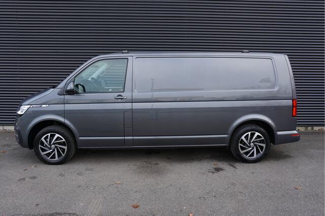 Volkswagen TRANSPORTER 150pk Automaat L2 Bulli 75 Edition Lederen bekleding Apple Carlay Navi Camera Digitaal Dashboard LED