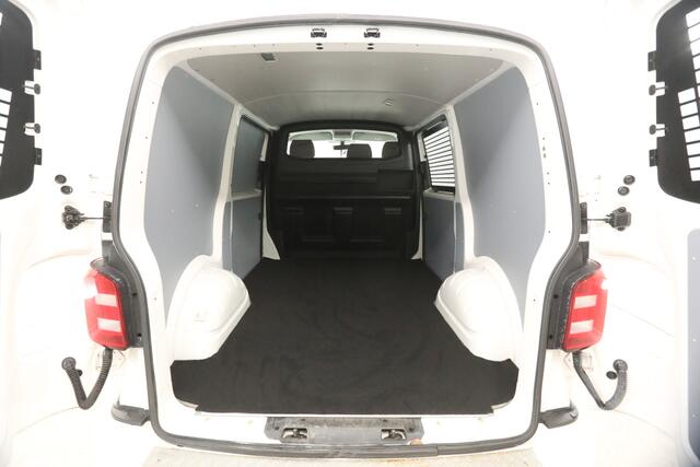 Volkswagen TRANSPORTER 2.0 TDI 150PK L1H1 | Automaat | Airco | Cruise | Camera | Carplay | 3-Zits | 2xSchuifdeur | Trekh. | Parkeersens.