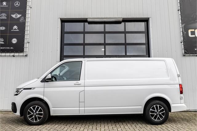 Volkswagen TRANSPORTER 6.1 150PK L2H1 incl inrichting LED I CAM I Clima I ACC