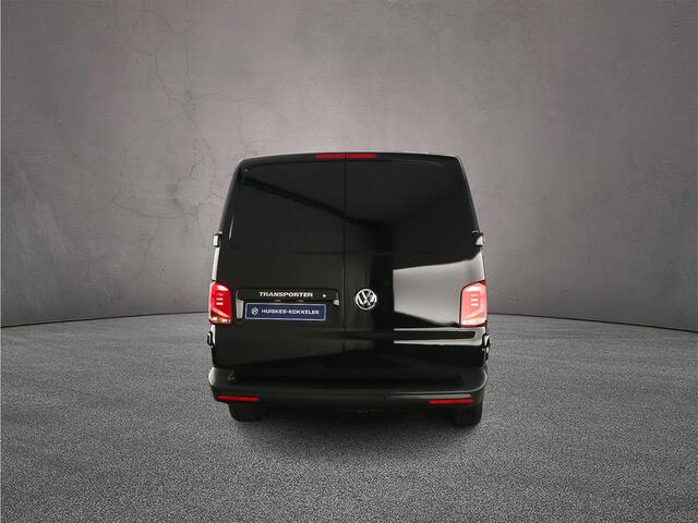 Volkswagen TRANSPORTER 2.0 TDI L2H1 28 Economy Business | Airco | Navigatie ( Apple Carplay / Android auto ) | Trekhaak |