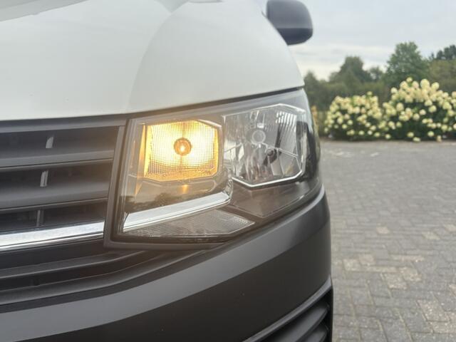 Volkswagen TRANSPORTER 2.0 TDI L2H1 - 150 PK - Trekhaak -PDC- Cruise control - Airco