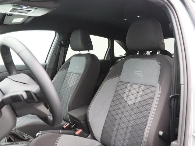 Volkswagen Taigo 1.0 TSi 110 Pk Automaat R-Line | Airco | Trekhaak | Stoelverwarming | Camera | 17 Inch | Privacy Glass | 17.204 Km!!