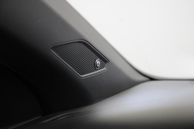 Volkswagen Taigo 1.5 TSI R-Line Automaat - Carplay, Camera, Beats, Stoelverw.