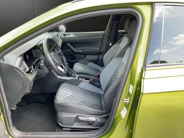 Volkswagen Taigo 1.0 TSI R-LINE Business Matrix LED Navi Adapt.cruise Full opt. 17LM