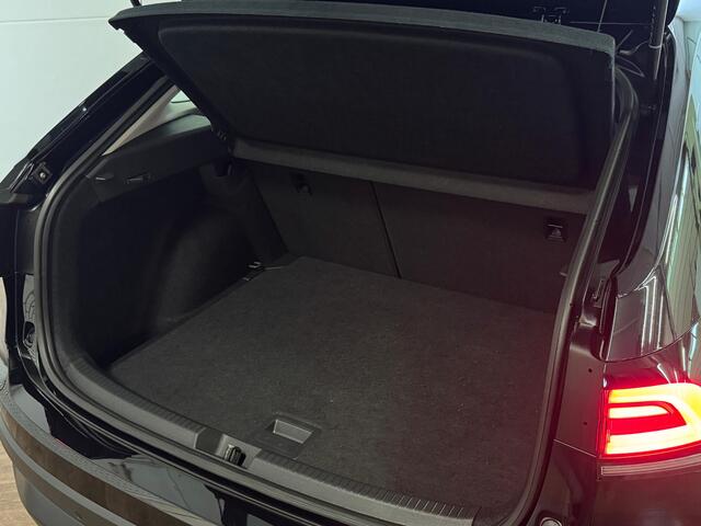 Volkswagen Taigo 1.0 TSI LIFE EDITION TREKHAAK/PDC/CARPLAY