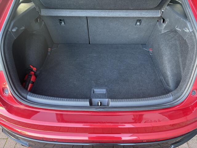 Volkswagen Taigo 1.0 TSi DSG R-Line Business SCHUIFDAK/KEYLESS/CAMERA/18INCH/DODEHOEK/ADAPT.CRUISE