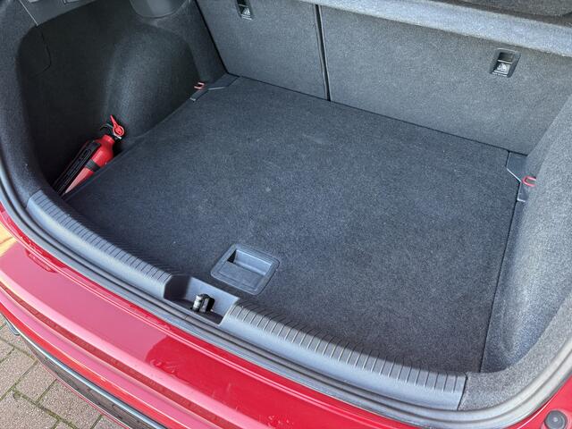 Volkswagen Taigo 1.0 TSi DSG R-Line Business SCHUIFDAK/KEYLESS/CAMERA/18INCH/DODEHOEK/ADAPT.CRUISE