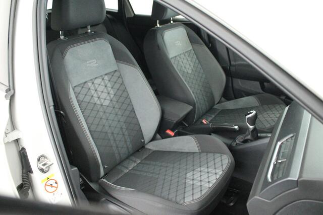 Volkswagen Taigo 1.0 TSI 110pk 2x R-Line Trekhaak Virtual Cockpit Carplay