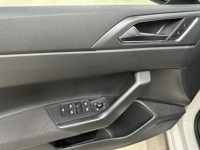 Volkswagen Taigo 1.0 TSI R-Line DSG | IQ.Light | Cam | Carplay | 18" LMV | Keyless |