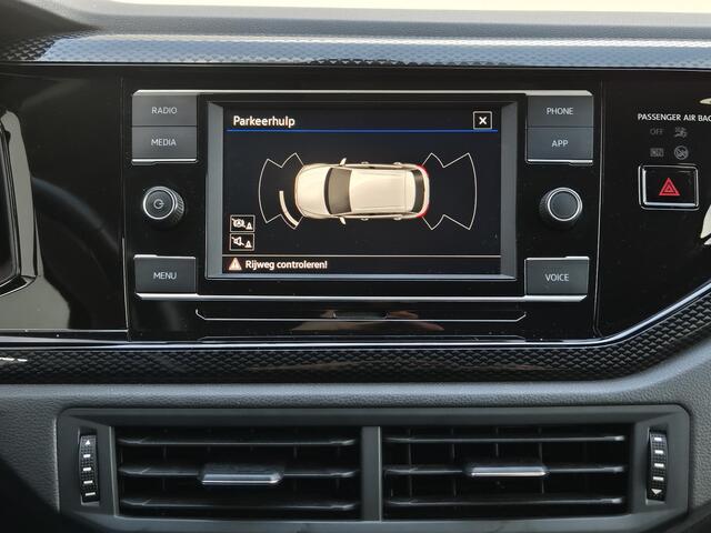 Volkswagen Taigo 1.0 TSI Life Business Automaat / Virtual cockpit / Navigatie via Apple Carplay of Android Auto / Climate control / Adaptief CC / Parkeersensoren voor en achter / Lichtmetalen wielen 16" / DAB radio /